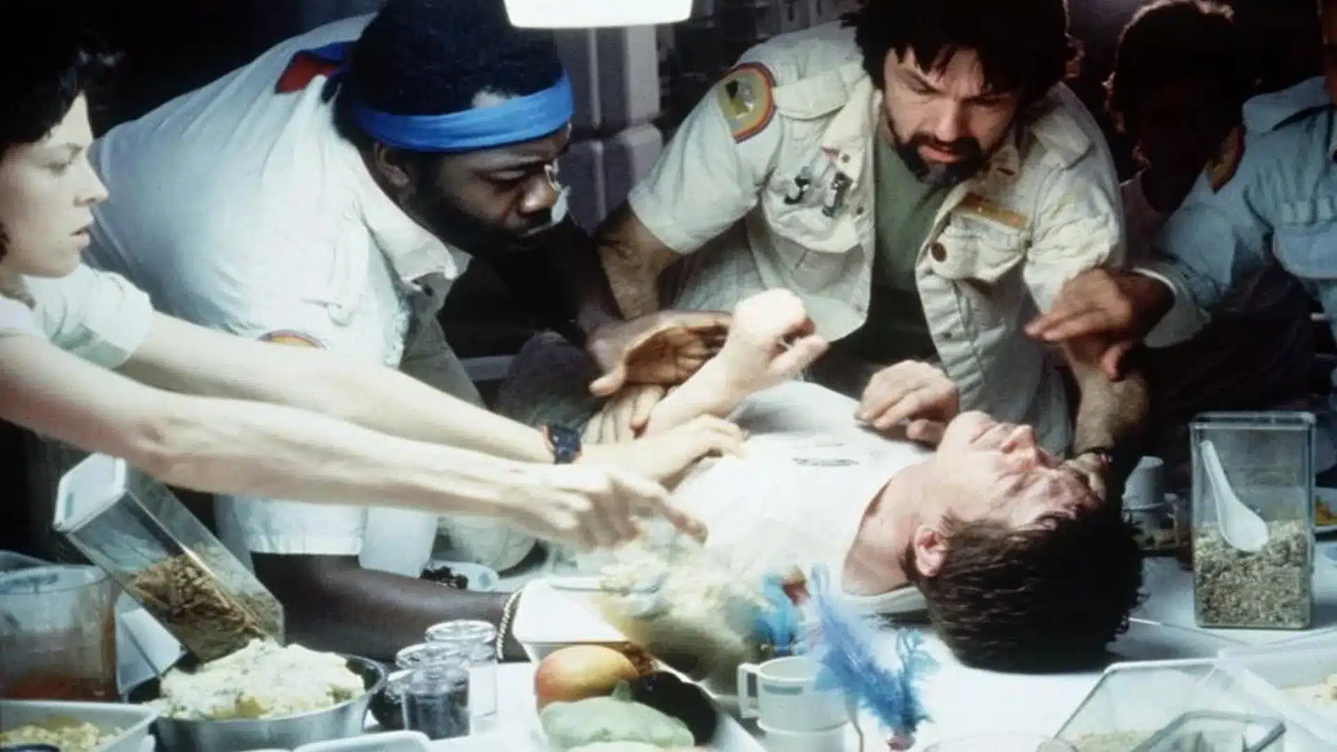 Muerte de Gilbert en Alien