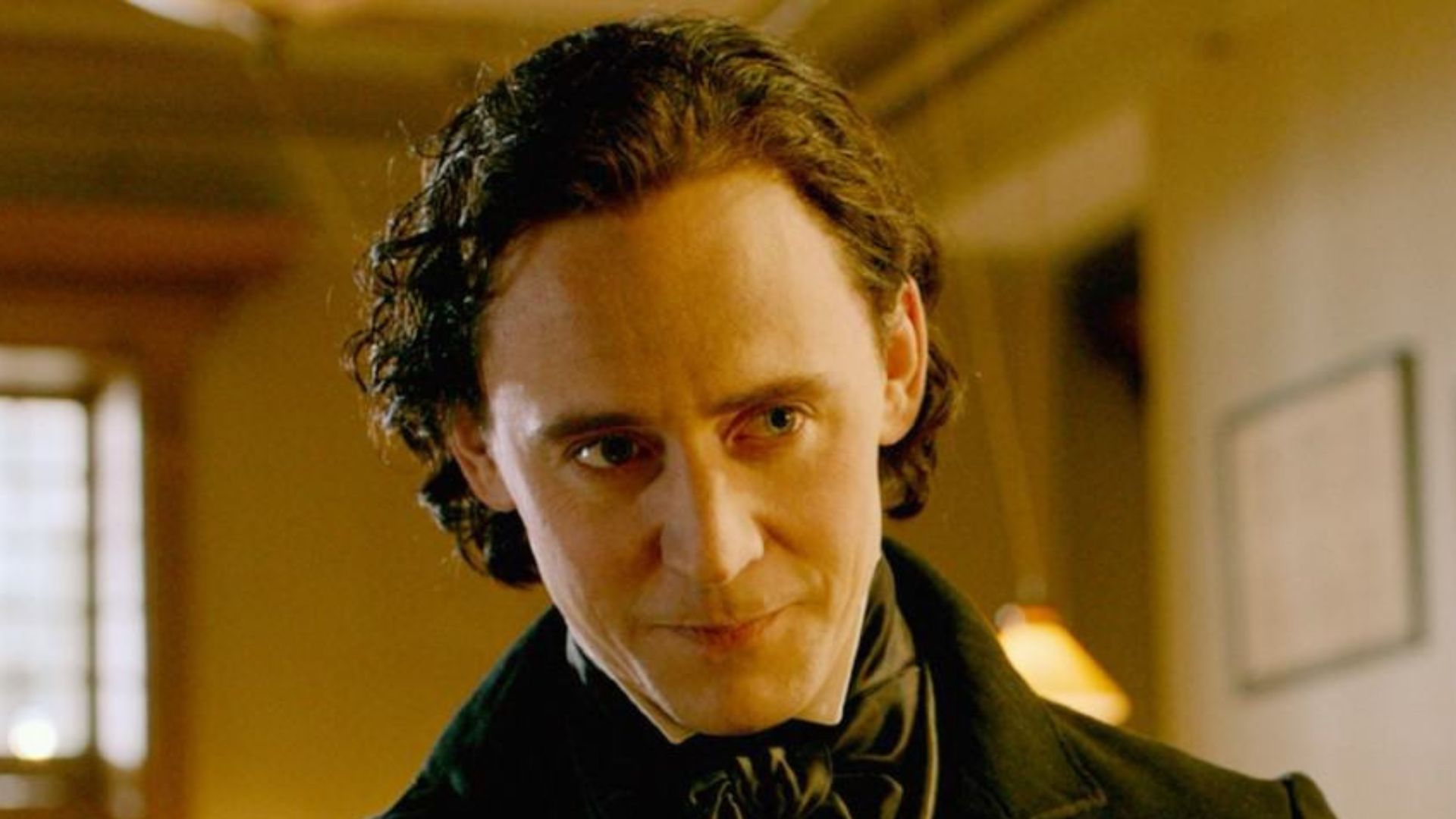 Tom Hiddleston habla varios idiomas