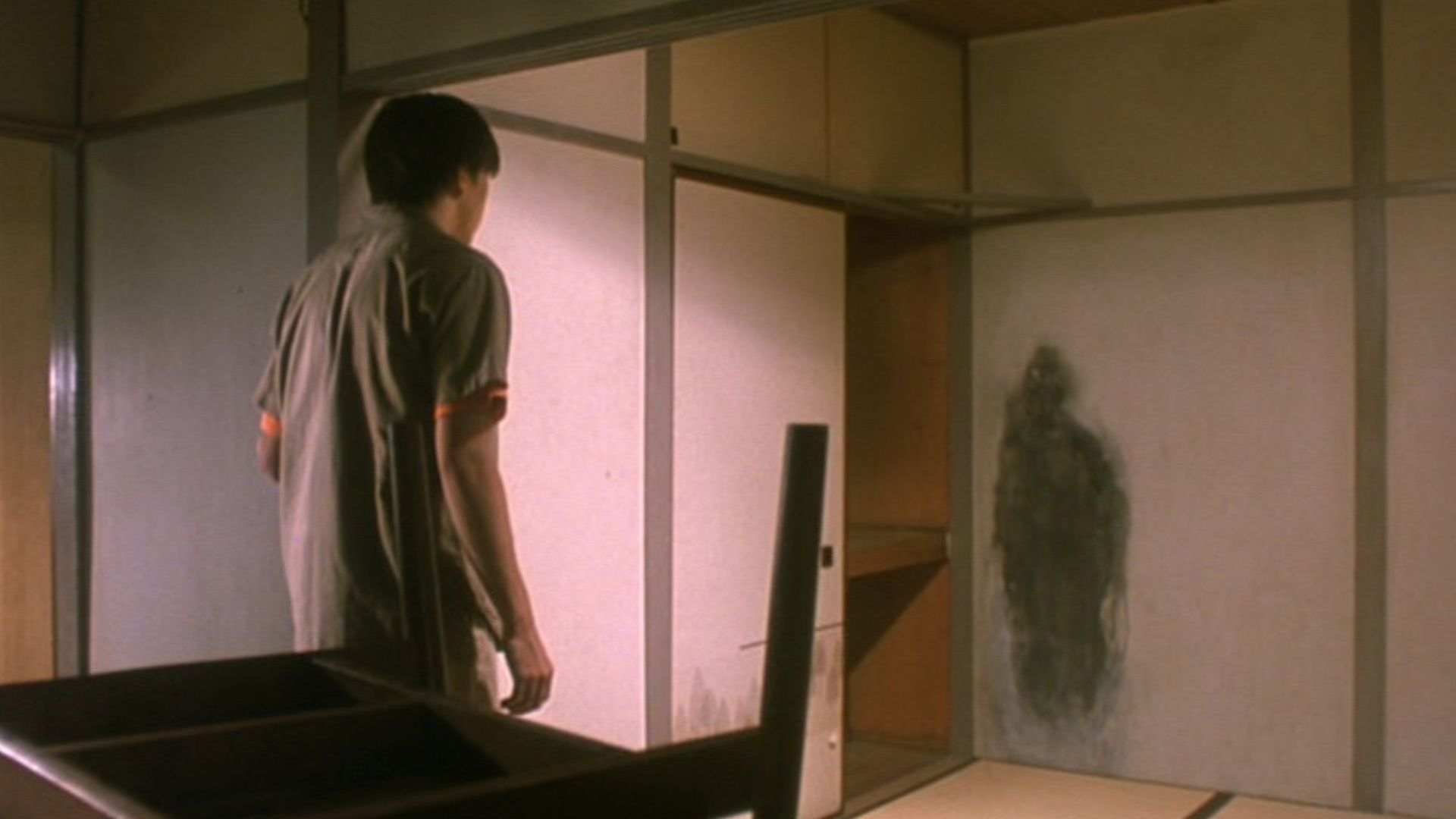 Pulso (2001), Dir. Kiyoshi Kurosawa, Japón