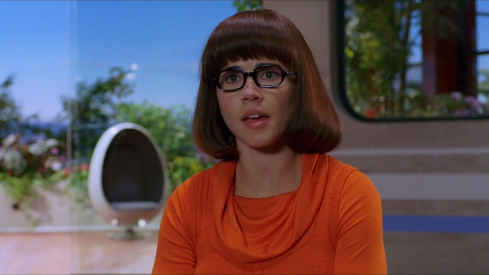 linda cardellini como velma en peliculas de scooby doo 1