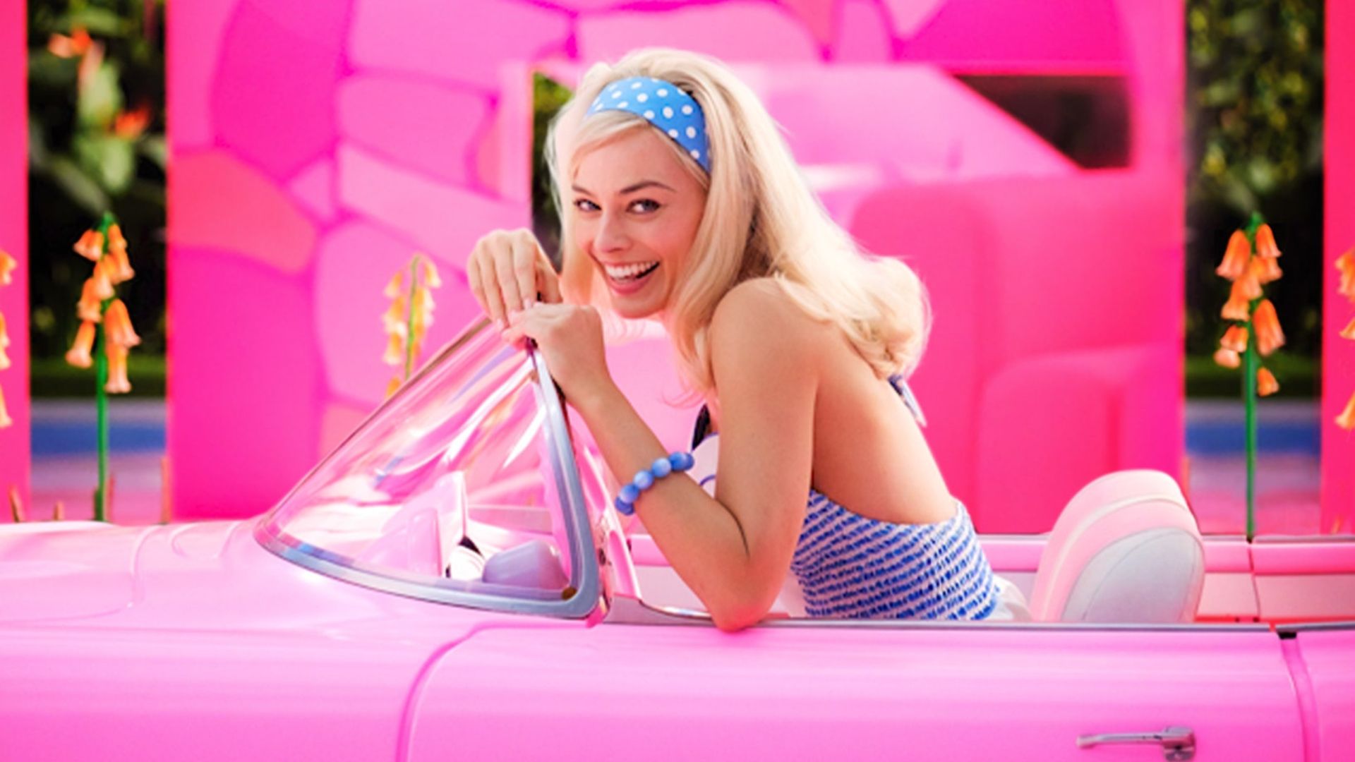 margot robbie en barbie still promocional