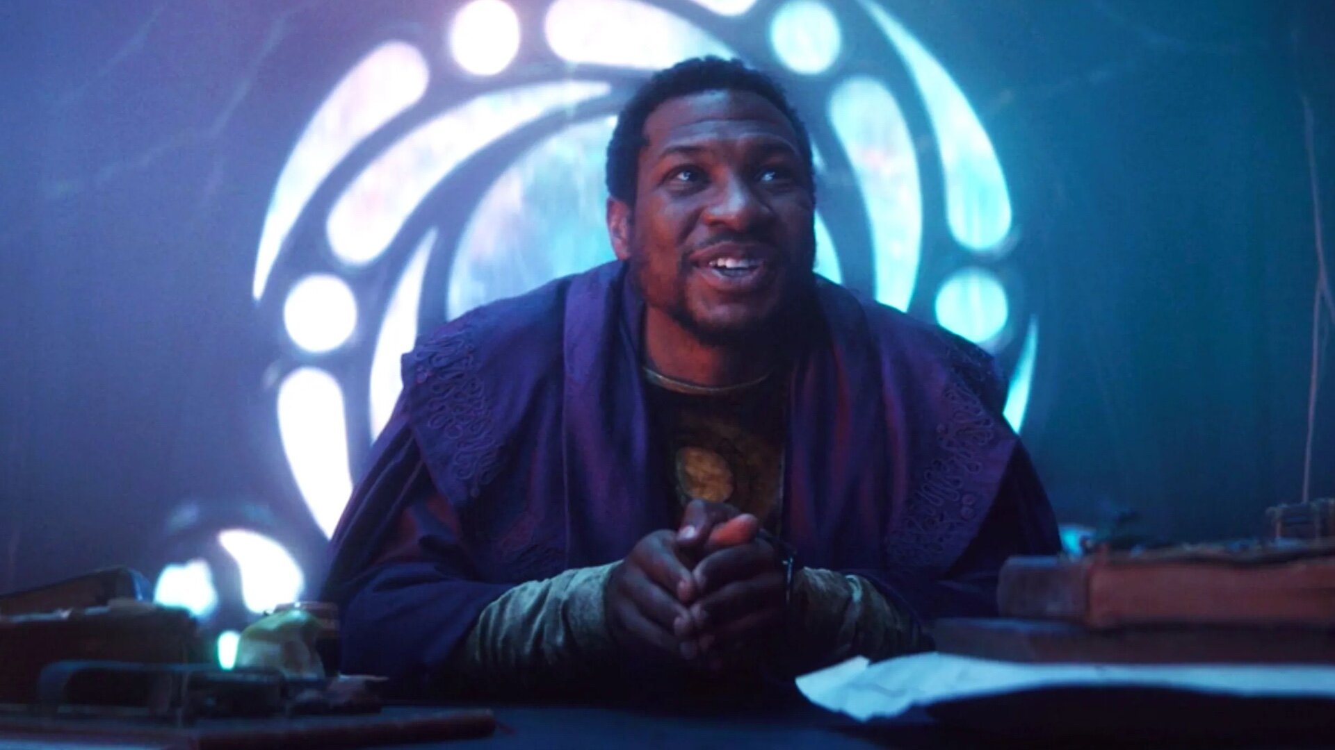 Jonathan Majors como Kang en Loki y Ant-Man 