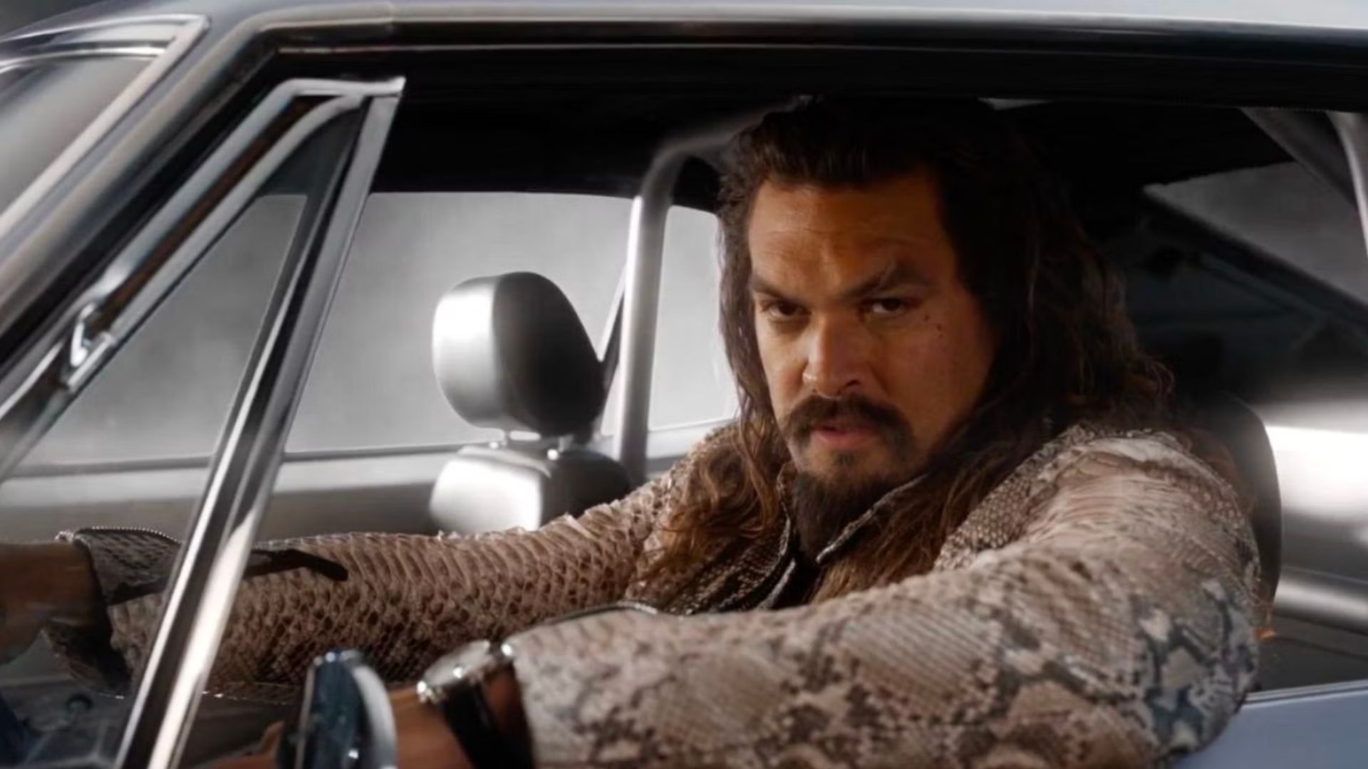 Jason Momoa luciendo enojado