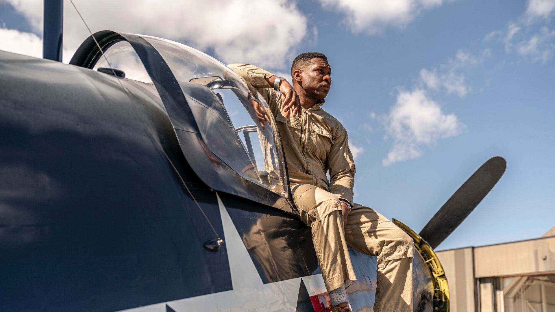 Jonathan-Majors-piloto-Devotion-ejercito-Estados-Unidos