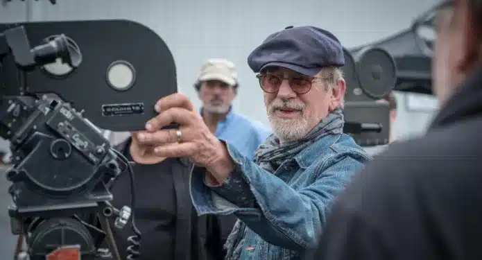 ¡Steven Spielberg sí cree en los OVNIS! El director comparte su teoría al respecto