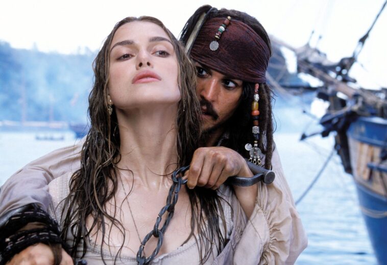 ¡Y todo por unos piratas! Keira Knightley recuerda lo incómodo que fue para ella ser famosa de joven