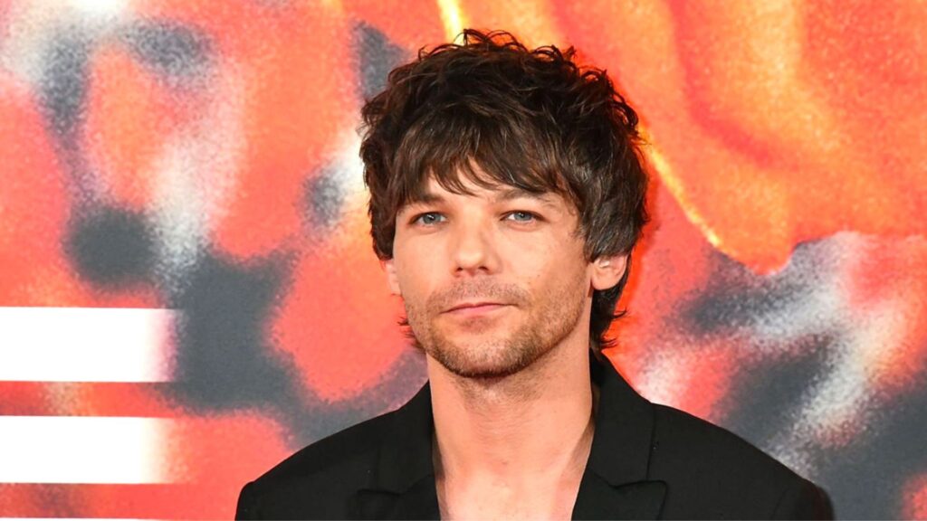 ¡Se derriten por él! Miles de fans reciben a Louis Tomlinson en premiere de su documental en CDMX