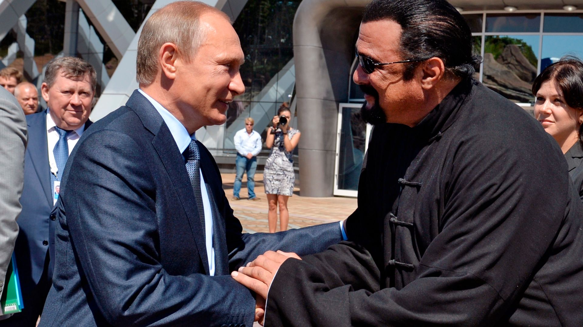 steven seagal vladimir putin amigos condecorado ruso rusia4