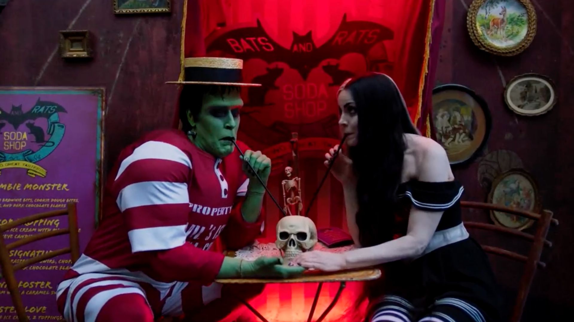 escena-de-los-munsters-de-rob-zombie