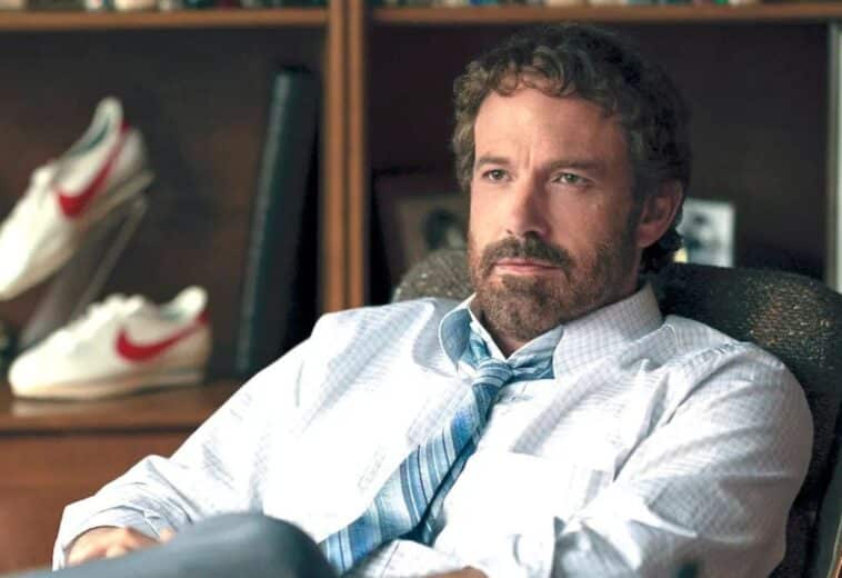 Ben Affleck tenis Nike logo película