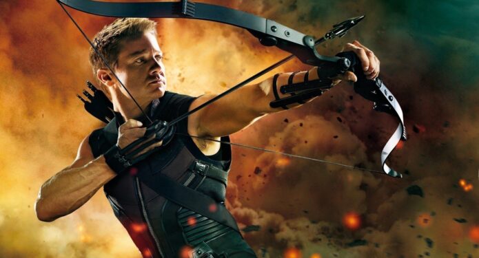 Jeremy Renner en el papel de Hawkeye el arquero en The Avengers Los Vengadores de Marvel