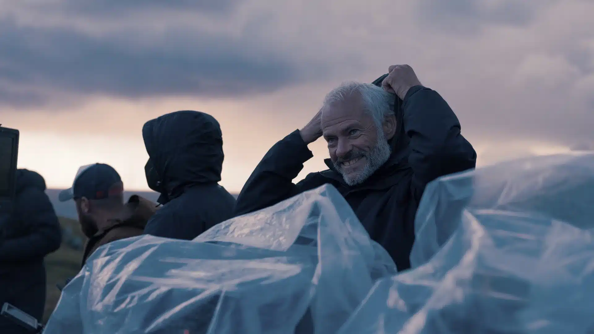 Martin McDonagh en el set de Los espíritus de la isla cultura de la cancelación