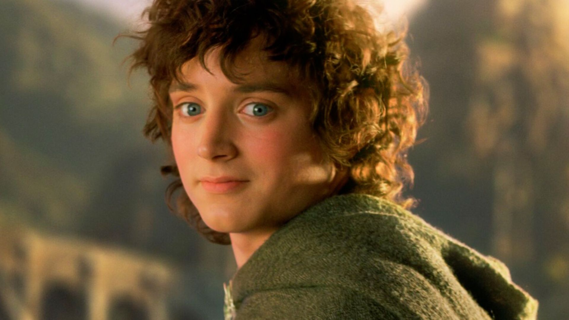 Elijah Wood sonriendo en El Señor de los Anillos