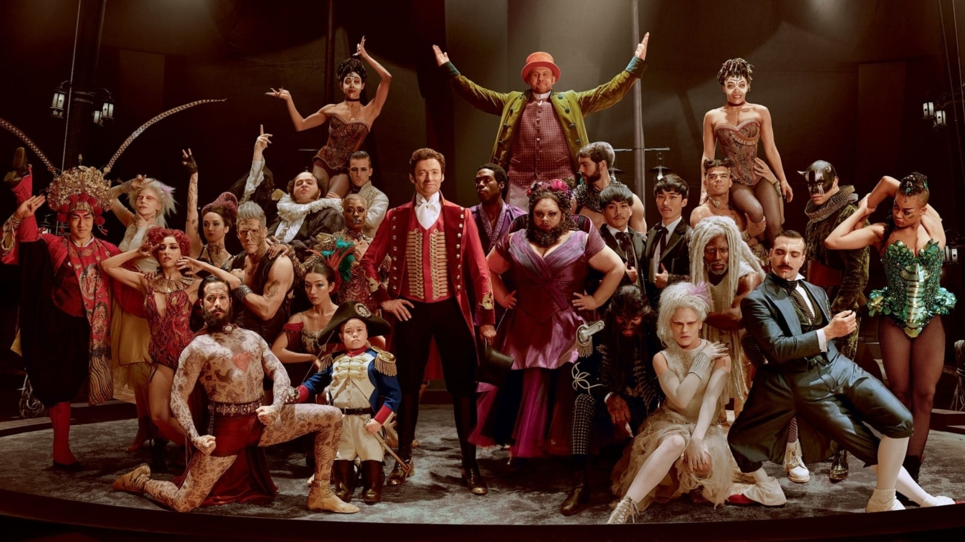 Hugh Jackman y el elenco de El gran showman