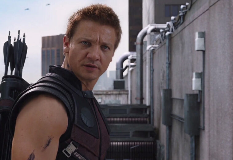 ¡Admirable! Jeremy Renner ya puede caminar sin bastón y muestra que las mejoras continúan