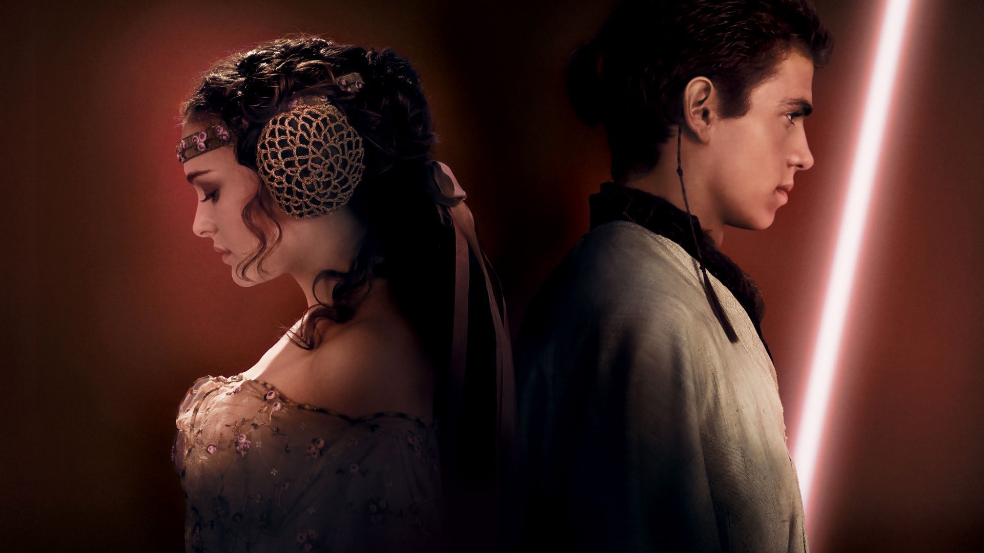 Natalie Portman como Padmé Amidala y Hayden Christensen como Anakin Skywalker en promocional de Star Wars Episodio II El ataque de los clones