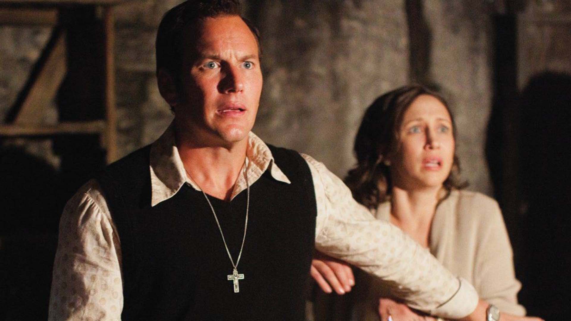 Patrick Wilson y Vera Farmiga como Ed y Lorraine Warren en El conjuro de James Wan escena sótano