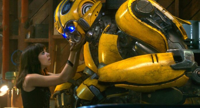 Transformers El despertar de las bestias Hailee Steinfeld Bumblebee main