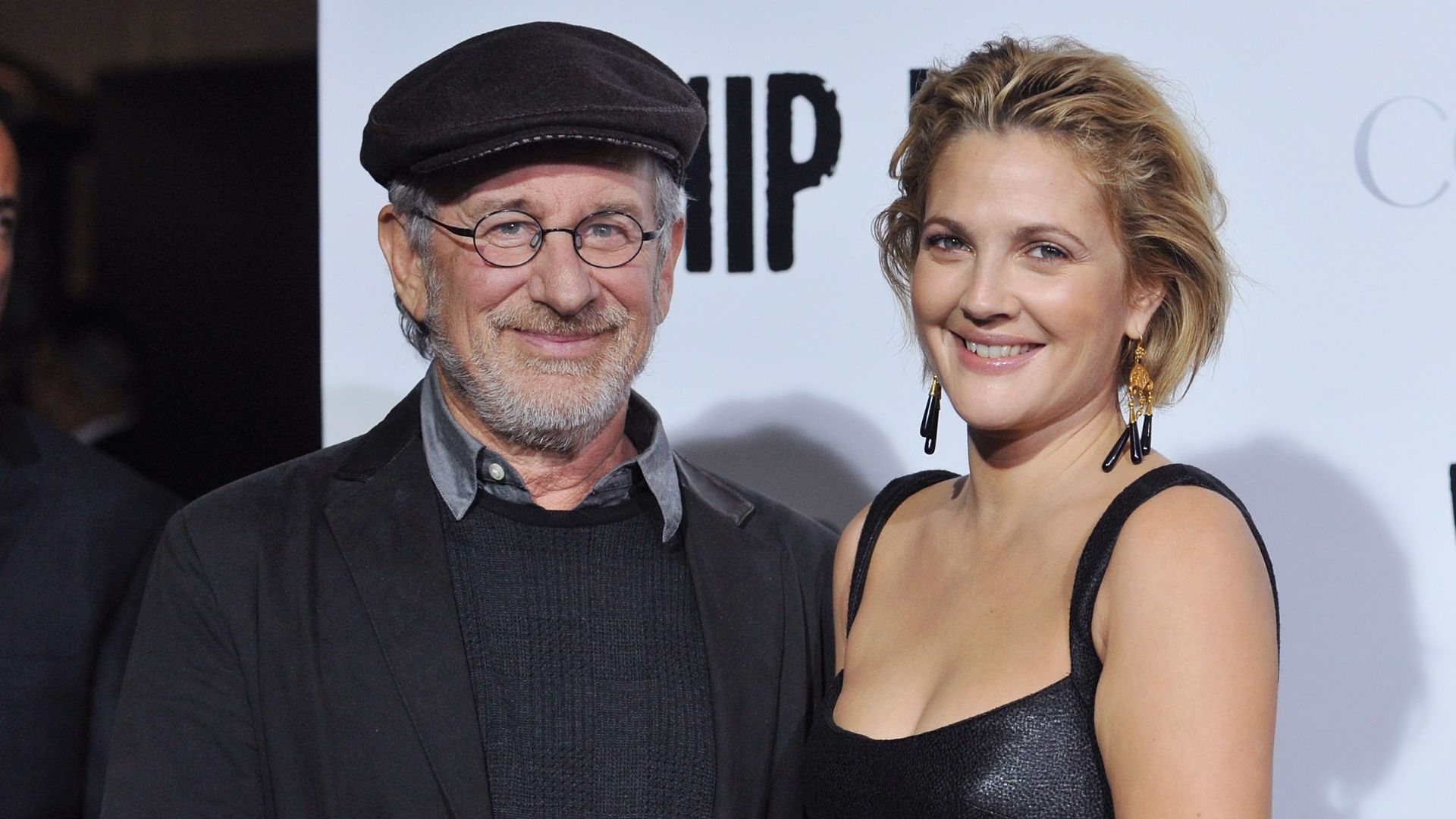 Drew Barrymore y Steven Spielberg son como padre e hija