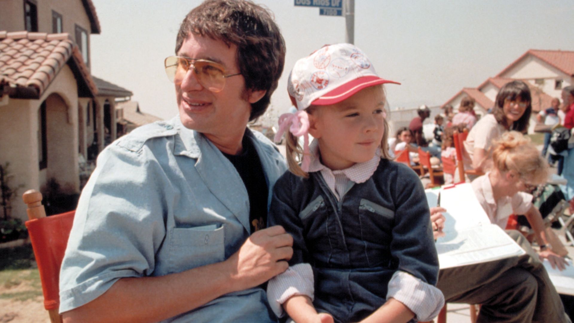 Drew Barrymore y Steven Spielberg son como padre e hija