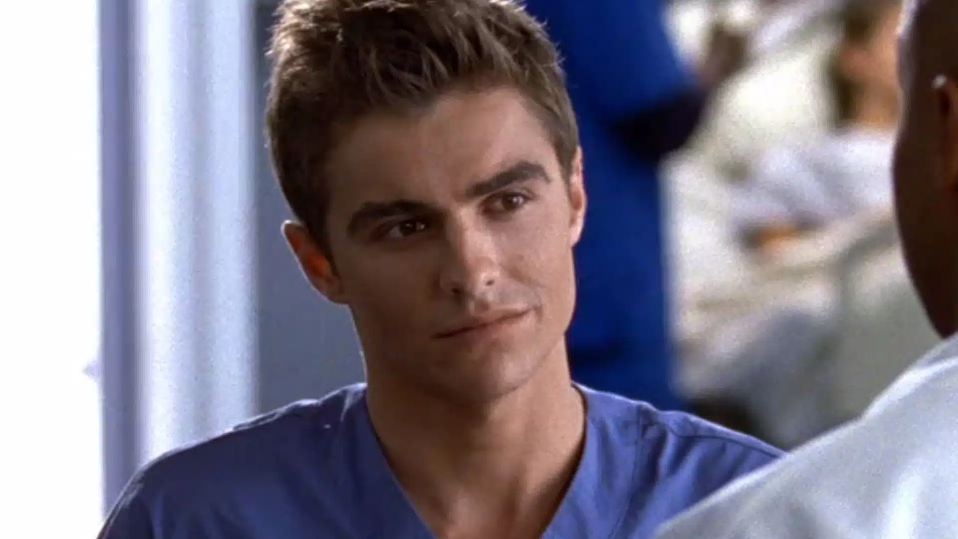 dave-franco-en-scrubs