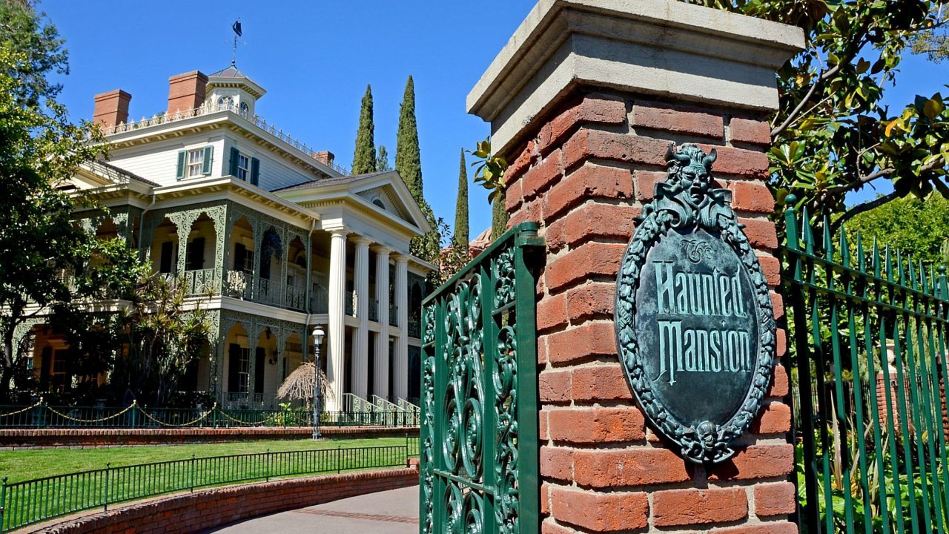 la-mansion-embrujada-de-disney-curiosidades