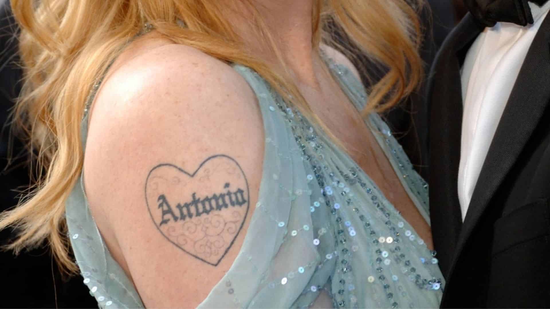 melanie-griffith-se-borra-tatuaje-de-antonio-banderas