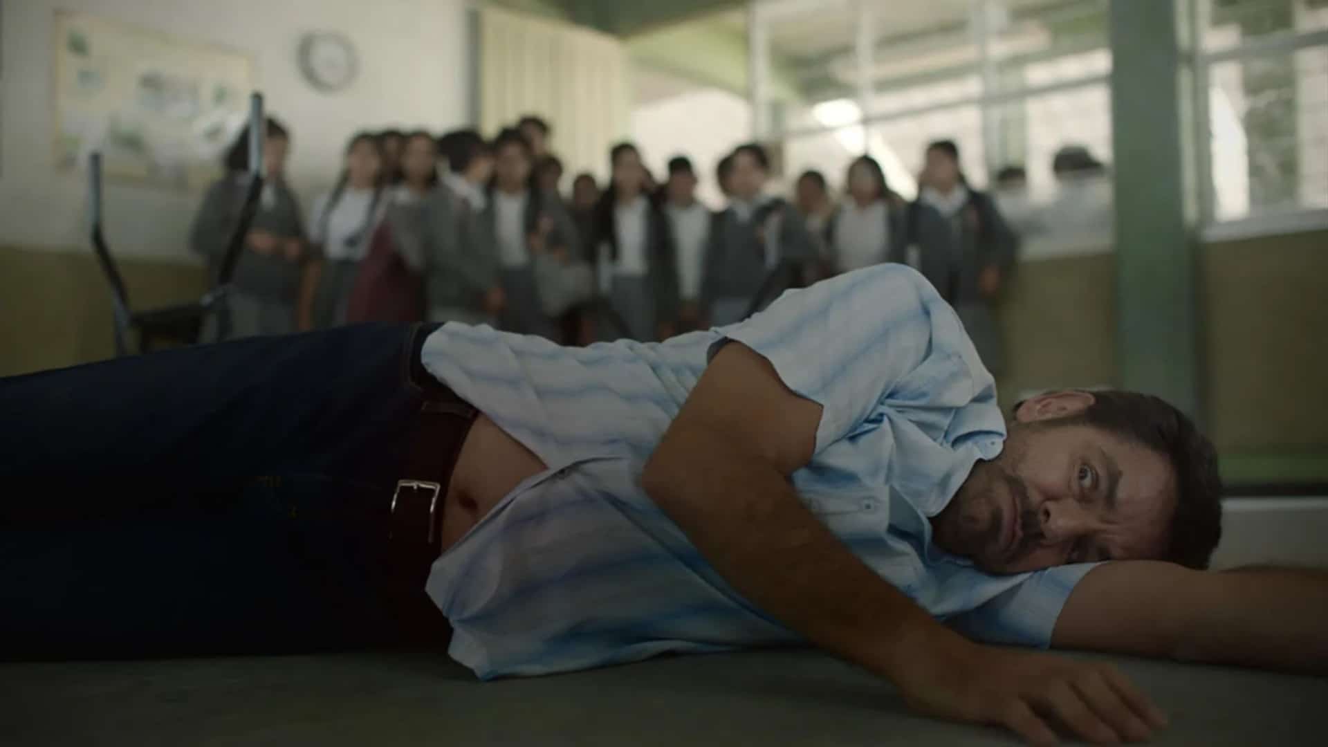 Eugenio Derbez maestro en Radical tráiler