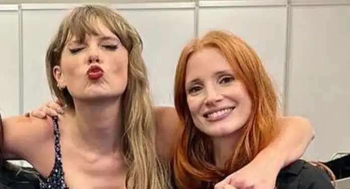 jessica-chastain-y-alfosno-cuaron-vieron-a-taylor-swift-en-mexico