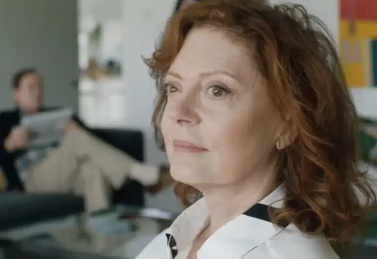 ¡Aguerrida! Arrestan a Susan Sarandon en Nueva York por protestar junto a trabajadores de restaurantes