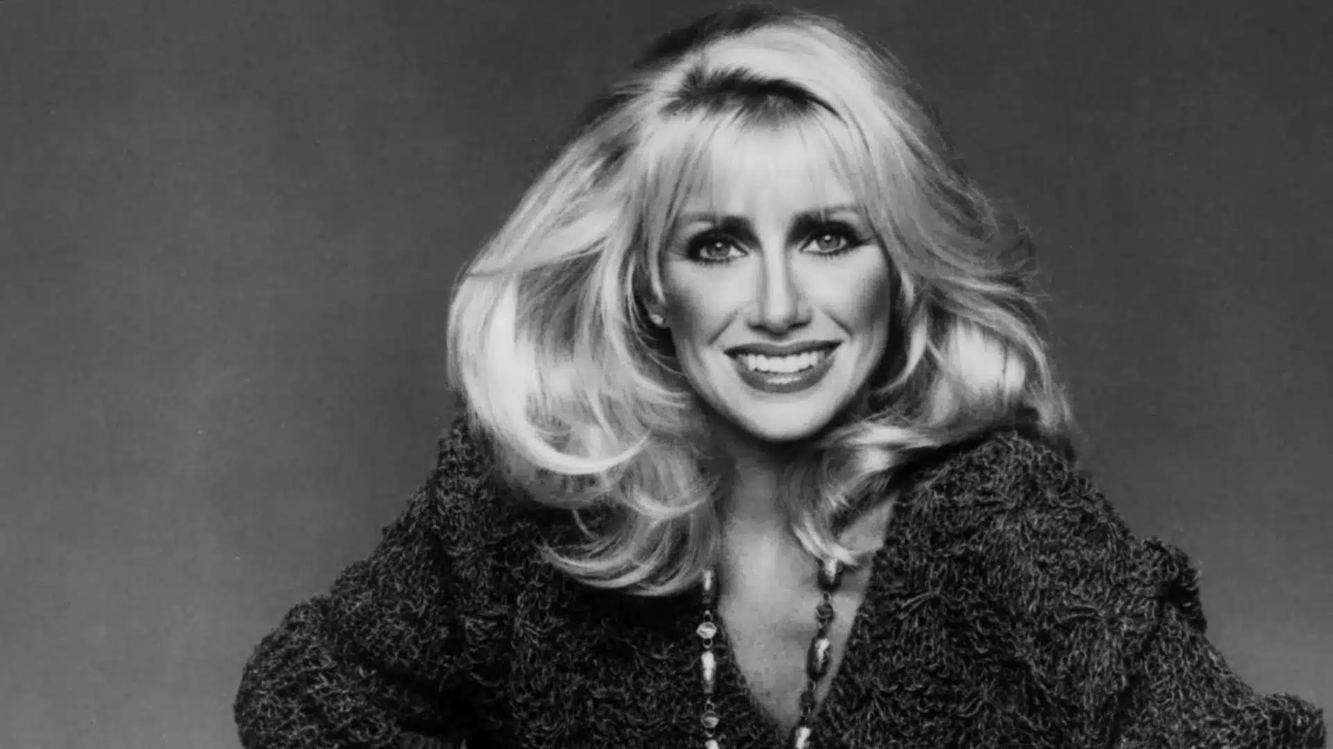 suzanne-somers-de-tres-son-multitud-fallecio-de-cancer