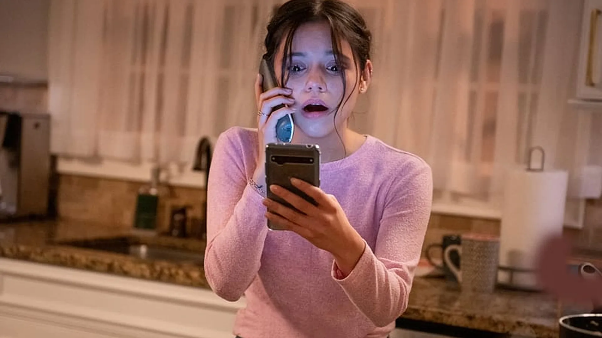 Jenna Ortega escena Scream llamada