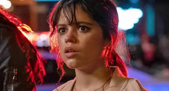 Jenna Ortega escena Scream 6