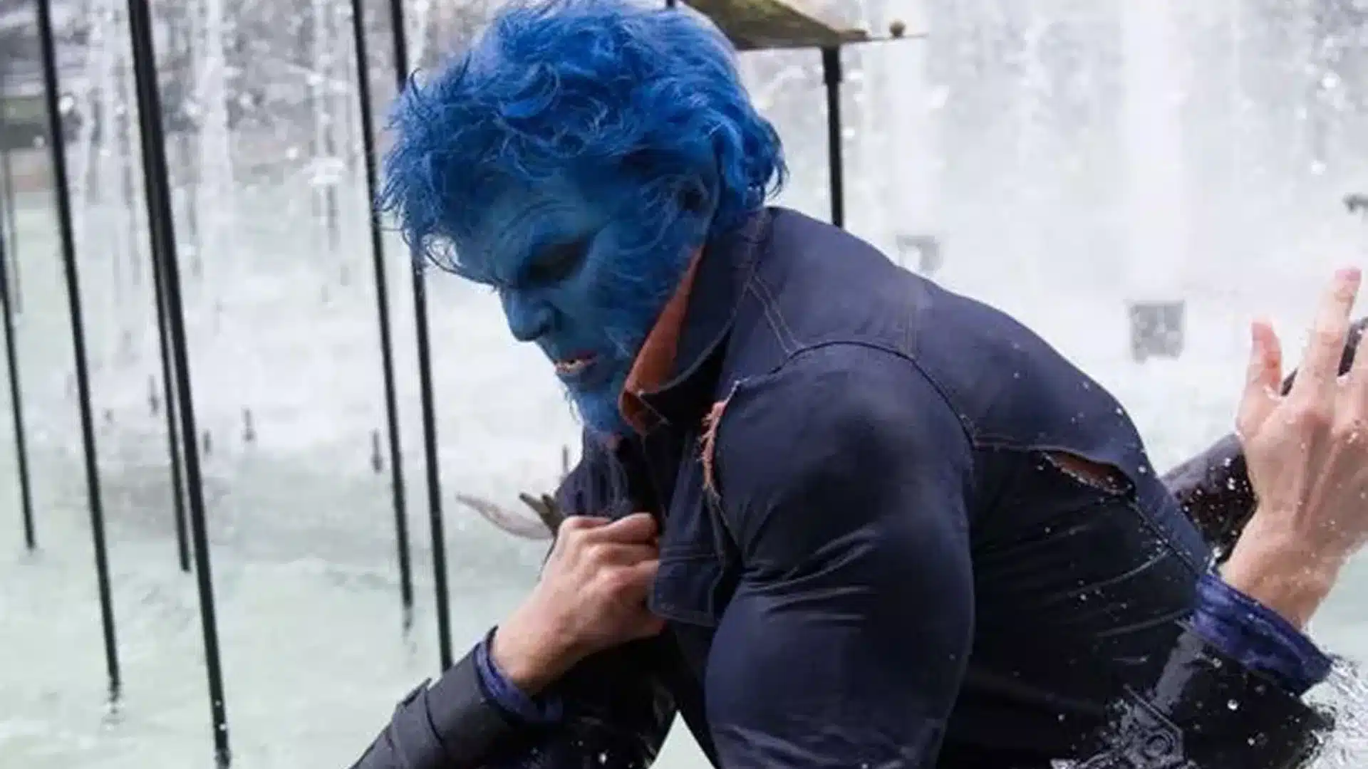 Nicholas Hoult Bestia X-Men escena