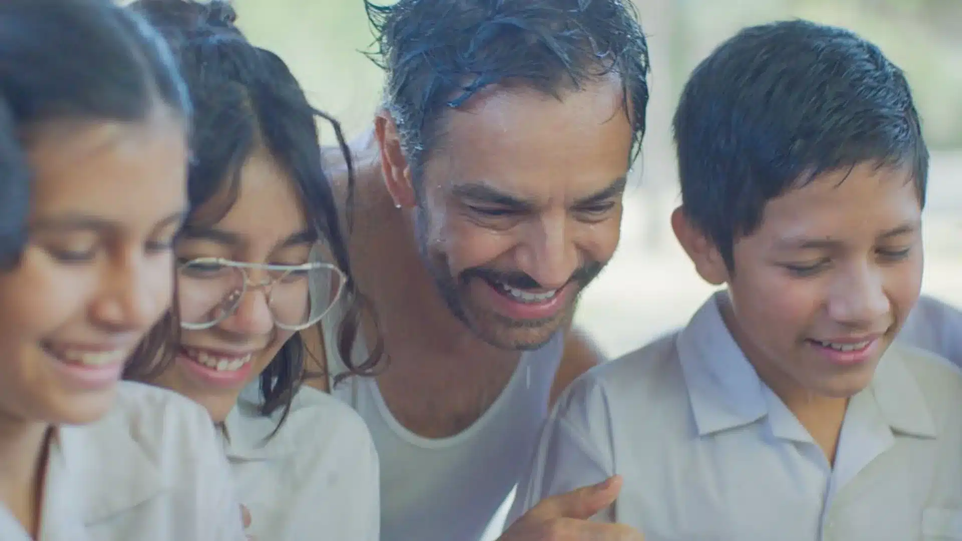 radical-de-eugenio-derbez-entra-al-top-10-global-de-taquilla