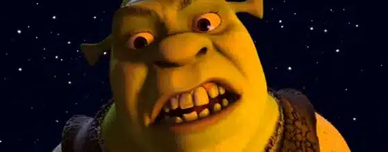 Esta versión más terrorífica de Shrek viene de la versión original de 1995, protagonizada por Chris Farley,