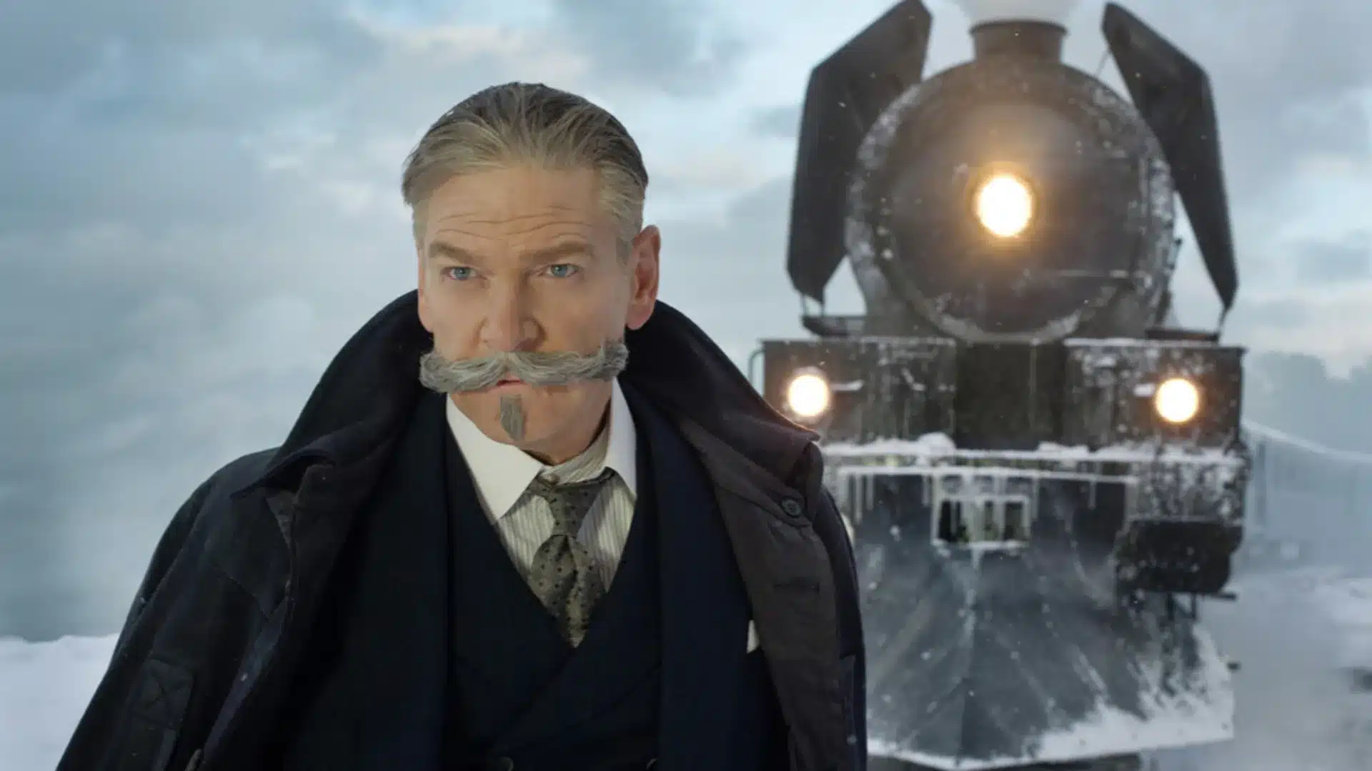 Kenneth Branagh bigote Hércules