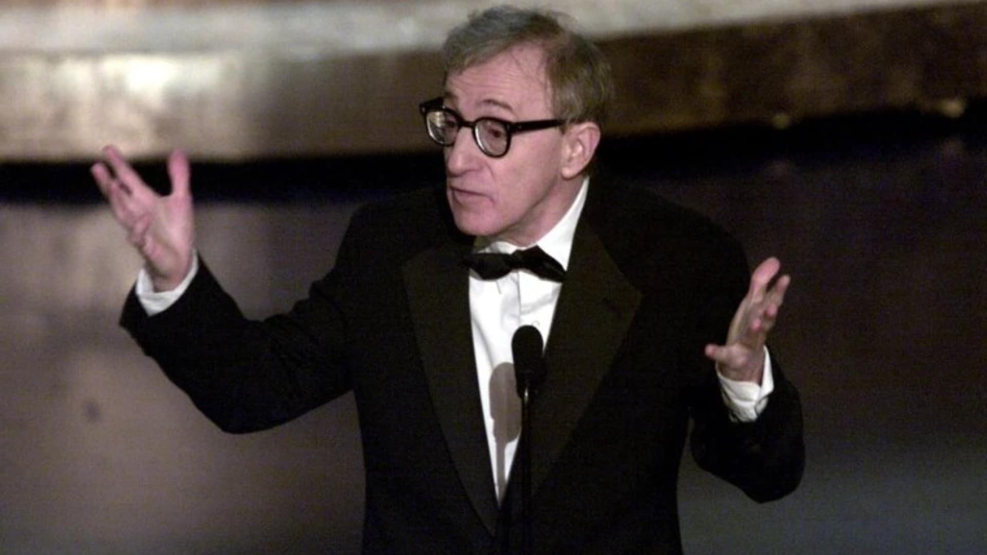 Woody Allen aparece por primera vez en los Premios de la Academia 2002