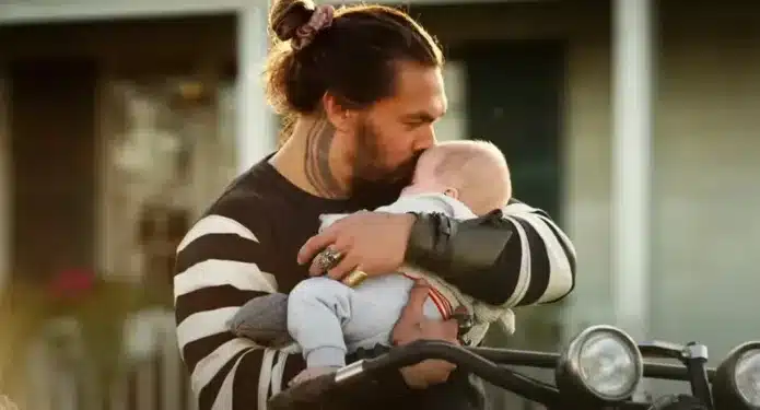 Jason Momoa Aquaman con su hijo