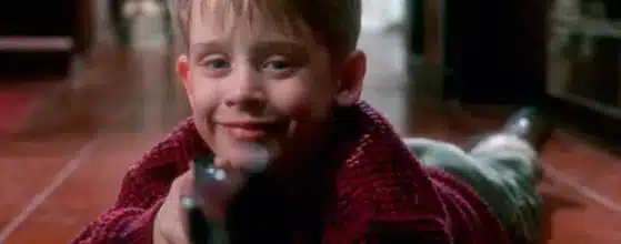 Más de 30 años después del estreno de este clásico de la temporada navideña, Macaulay Culkin fue reconocido con su propia estrella en Hollywood.