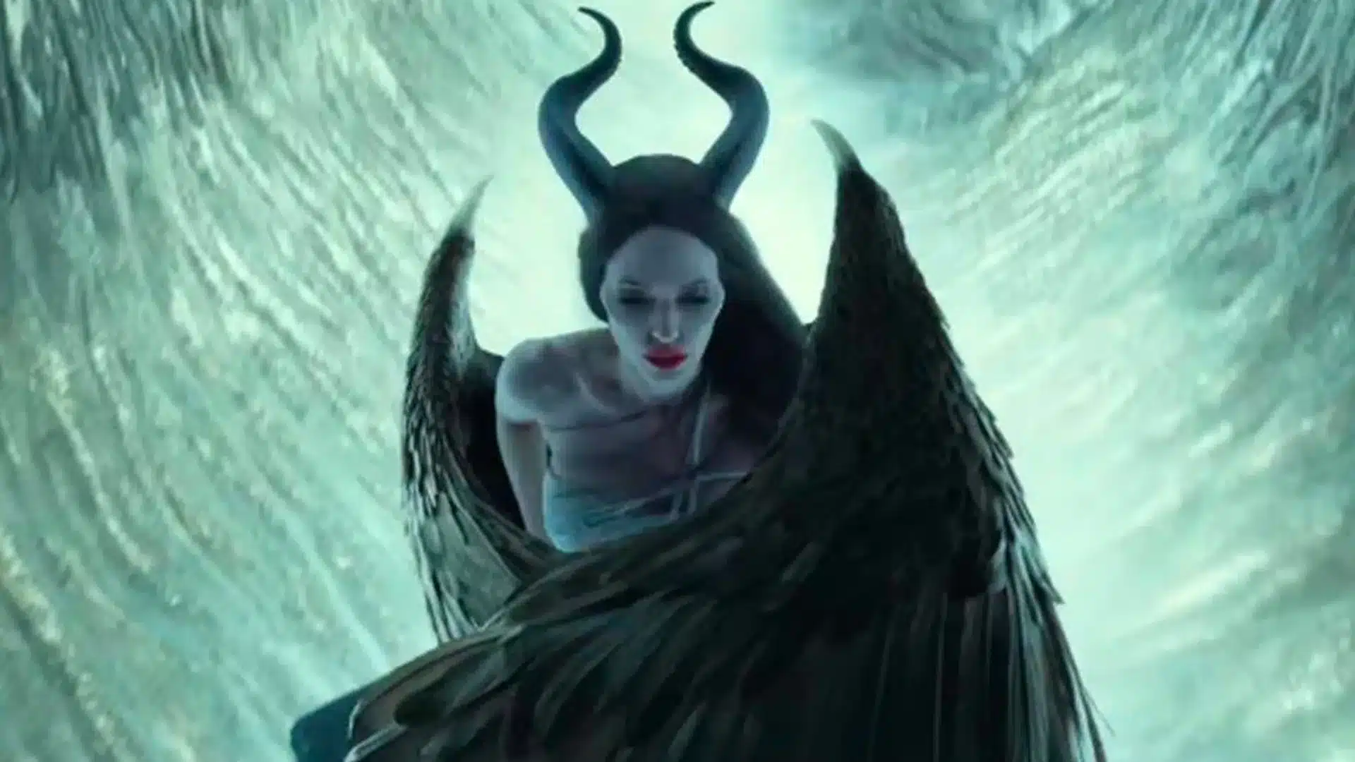 Maleficent 2 Angelina Jolie