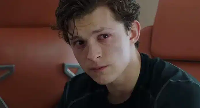 Tom Holland llorando en la escena de Spider-Man