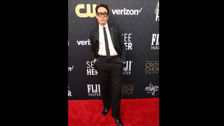 Robert Downey Jr .en los mejores looks de alfombra roja en los Critics Choice Awards 2024