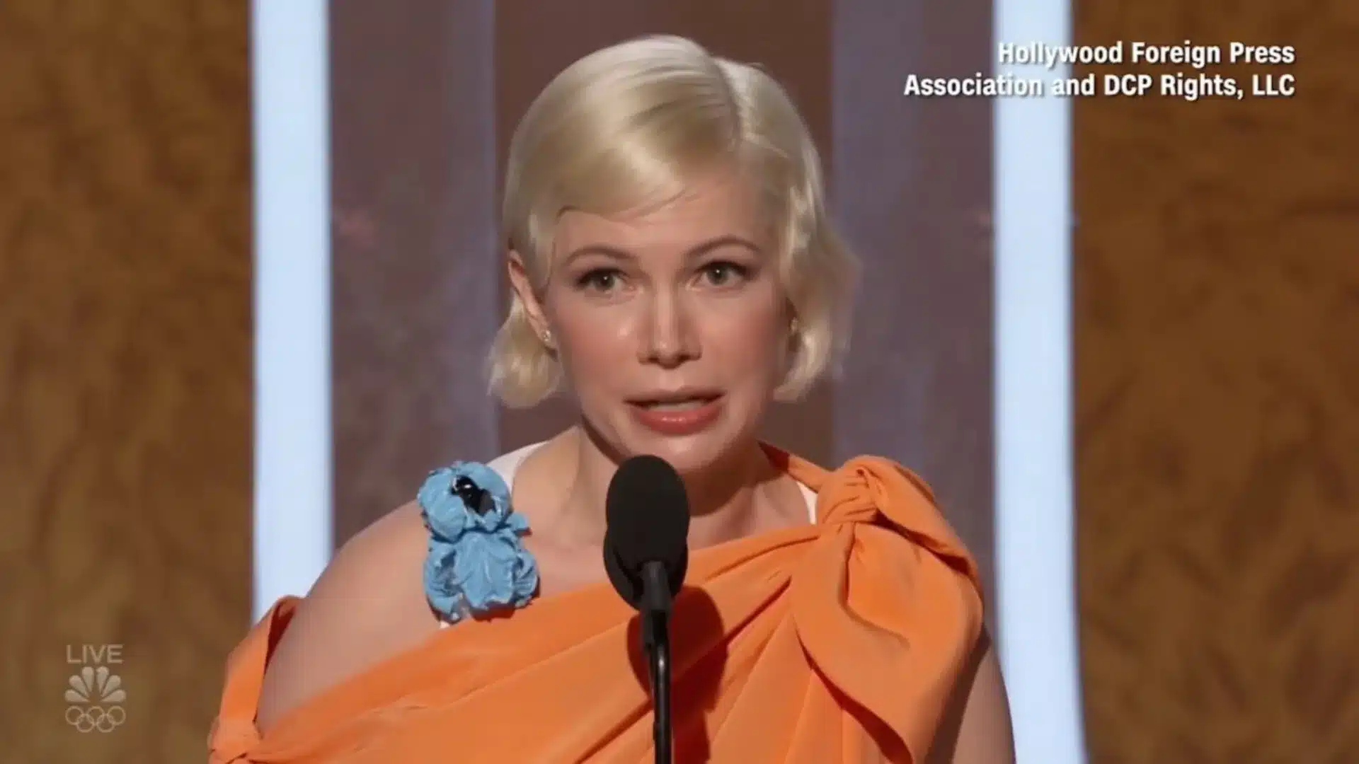 Michelle Williams recibe premio.