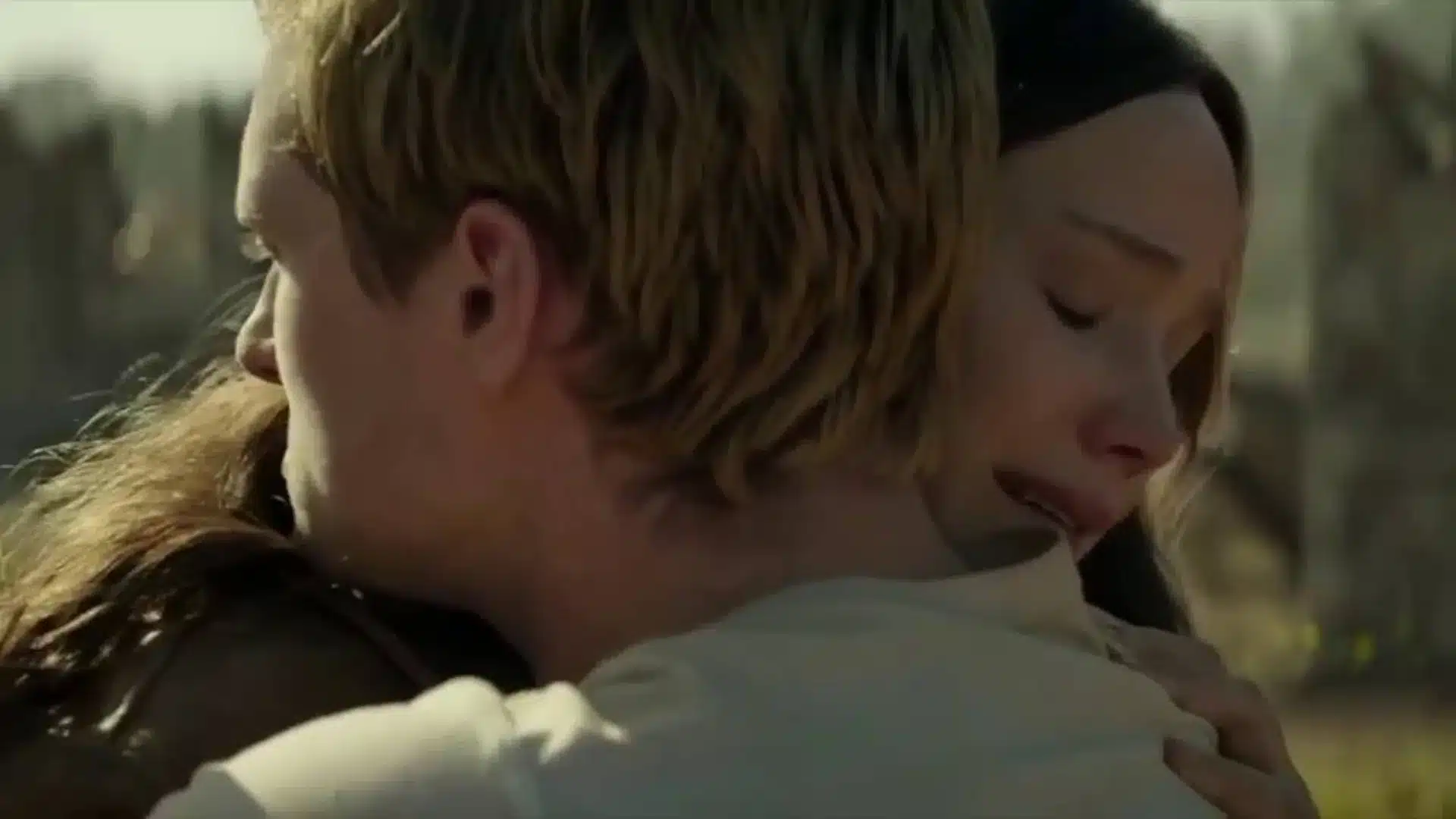 Kattniss y Peeta abrazo