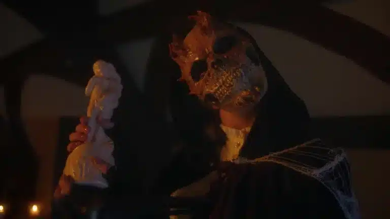 Película de cenicienta, máscara.