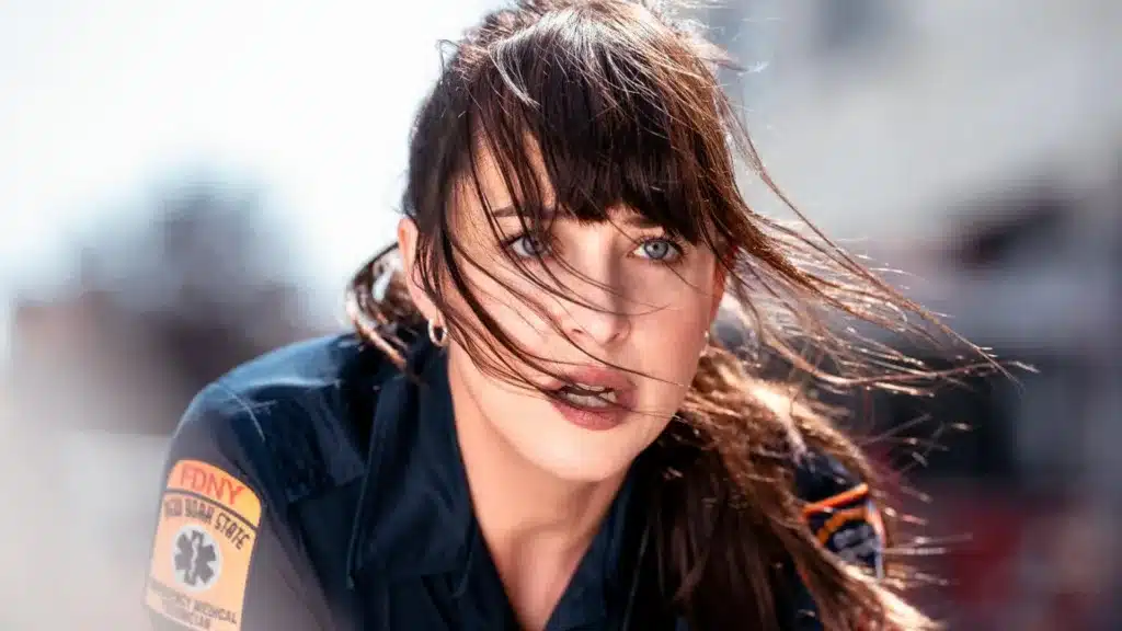 Dakota Johnson sorprende hablando español en premiere de Madame Web