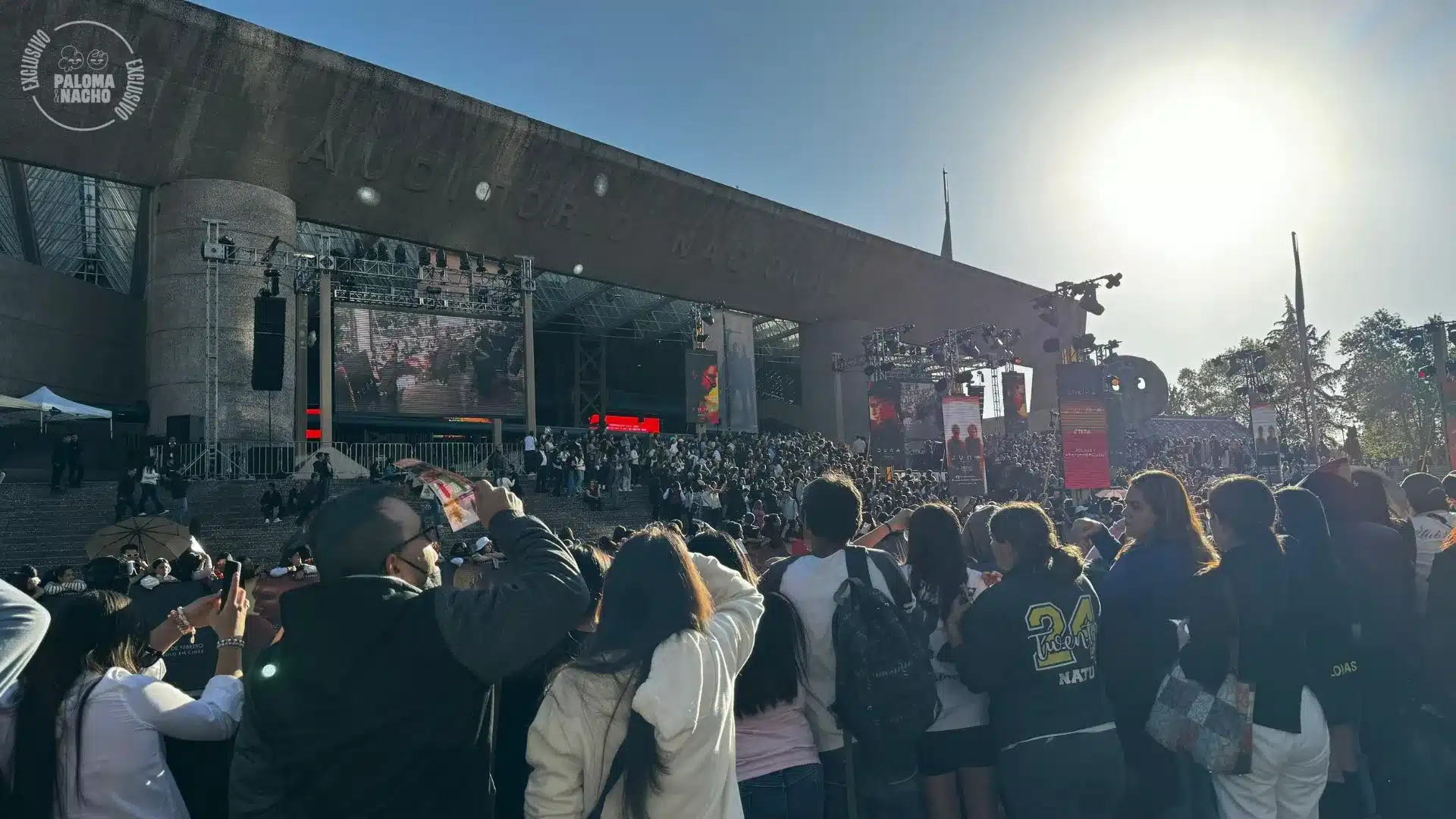 Fan event de DUNA, gente esperando fuera del auditorio nacional