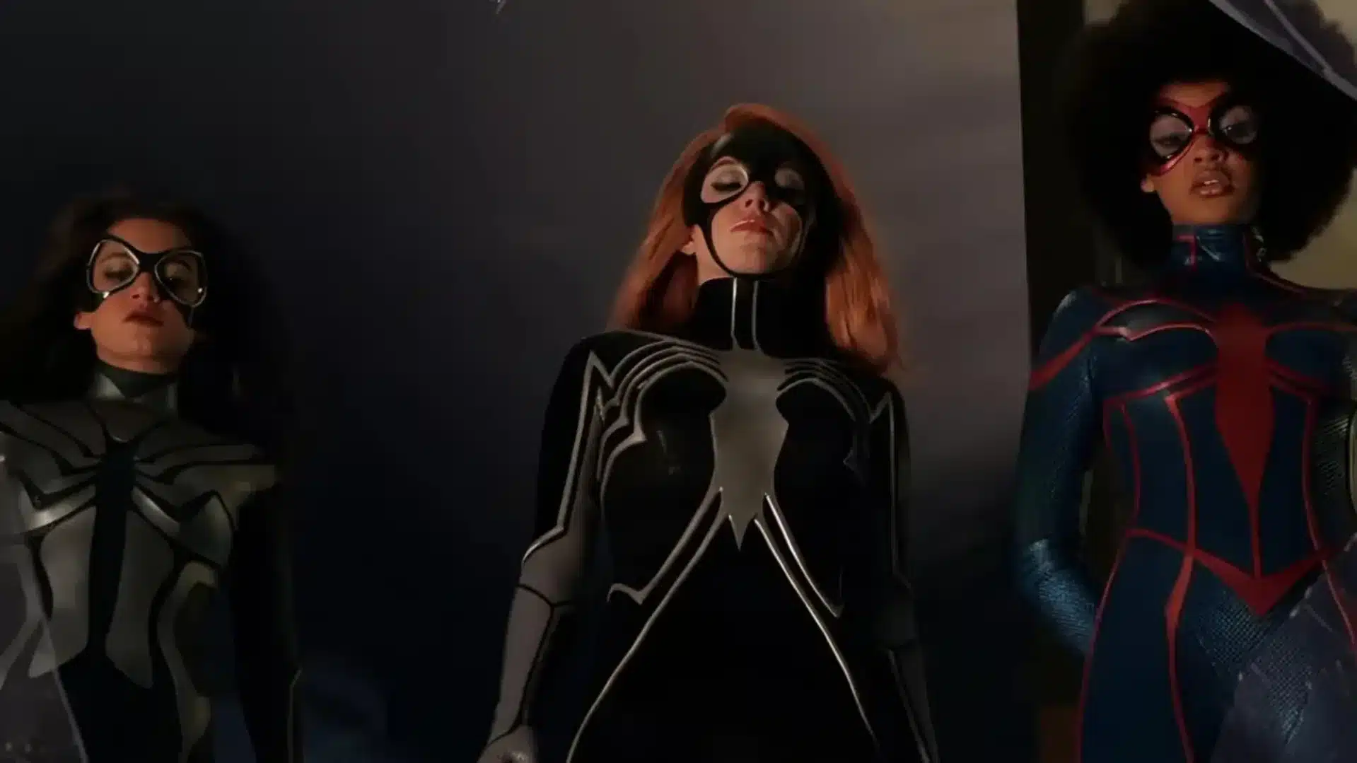 Trajes en Madame Web.