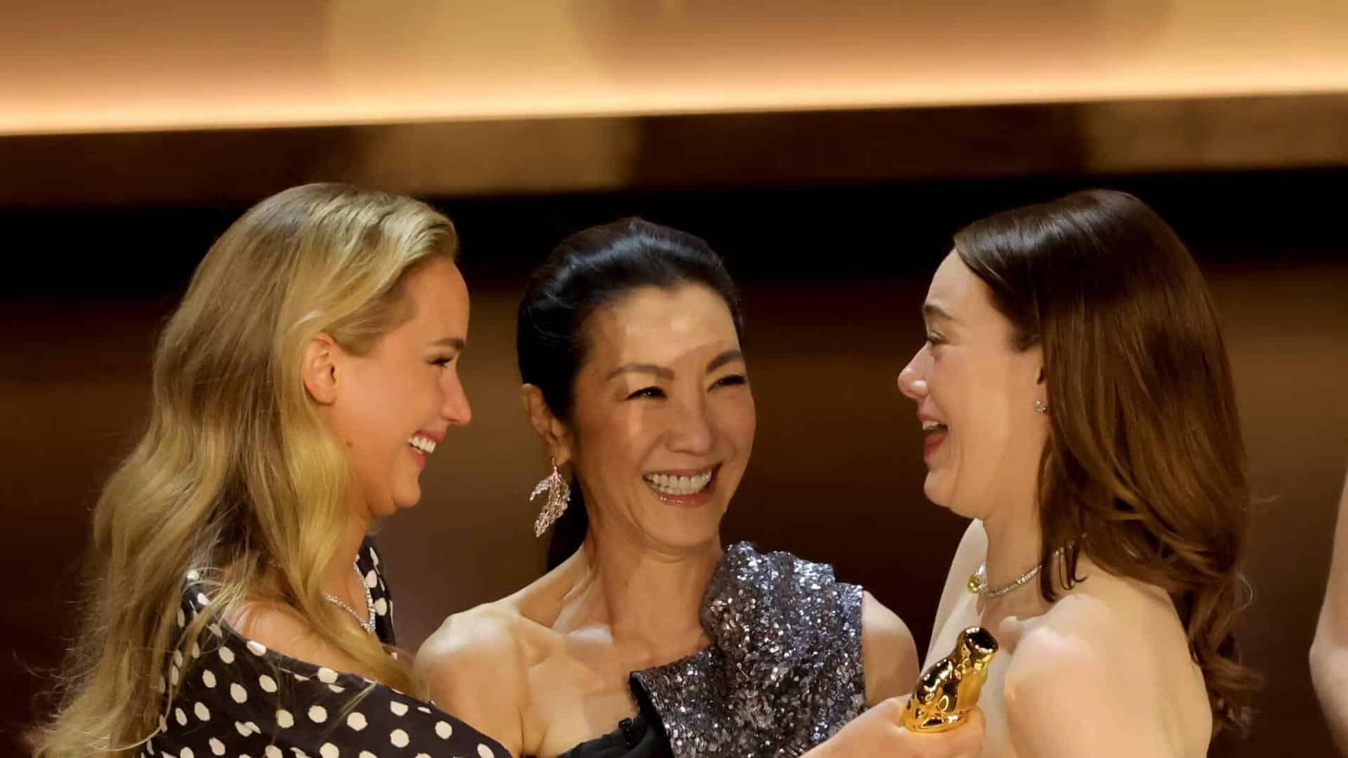 Emma Stone Jennifer Lawrence y Michelle Yeoh